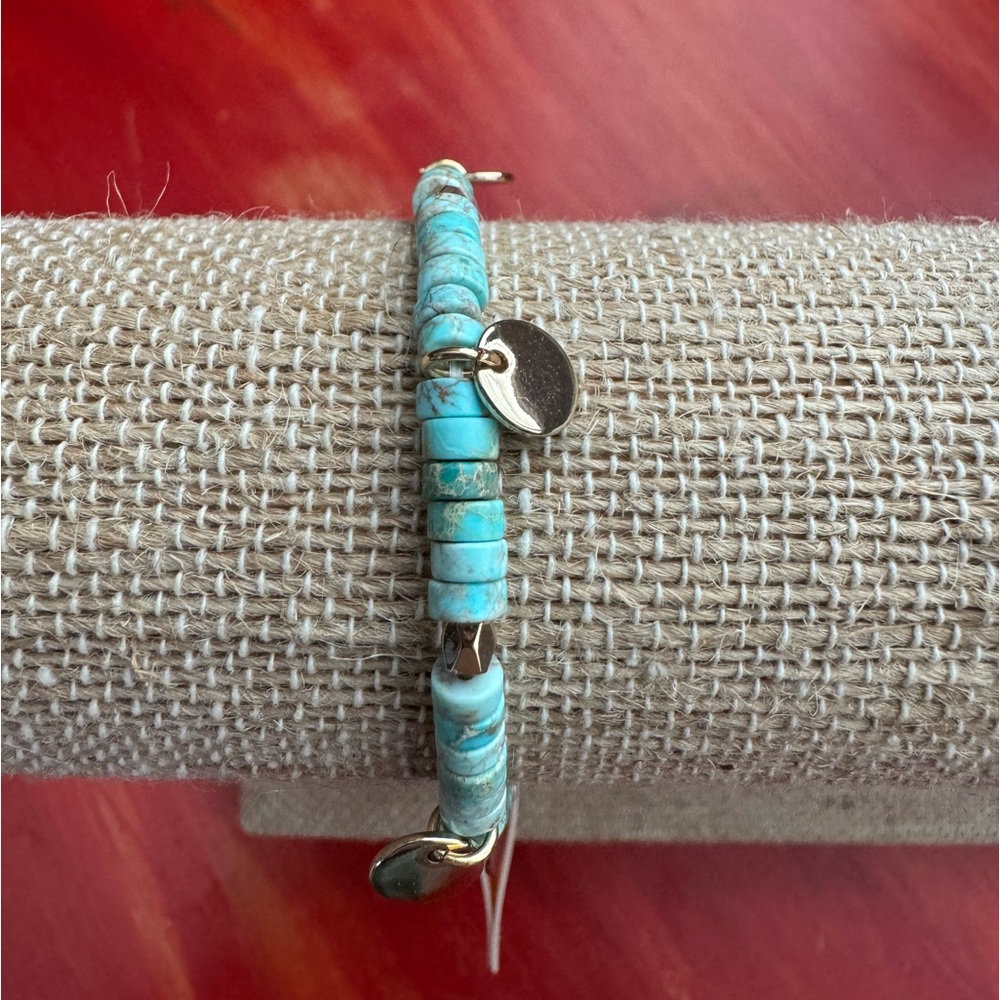 Stretchy Arm Candy 🩵